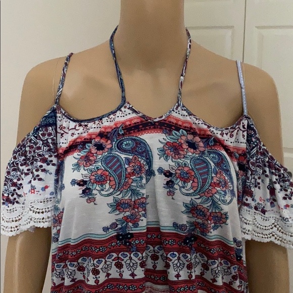 ❗️S O L D❗️ Boho chic cold shoulder halter top - Picture 2 of 4